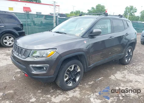 2018 Jeep Compass Trailhawk 4X4 z USA, uszkodzony, nr VIN 3C4NJDDB7JT135762